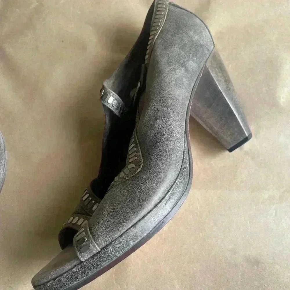 Calleen Cordero Studded Peep Toe Block Heels Leather 9.5 EUC.